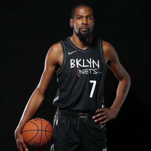 CBA：全胜球队战全败鱼腩，就是玩！得分王和助攻王聚首