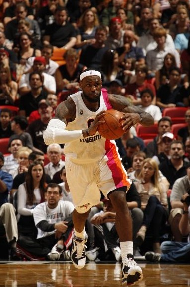 泰-吉布森：锡伯杜与莱昂-罗斯仍是朋友 布朗配得上尼克斯帅位