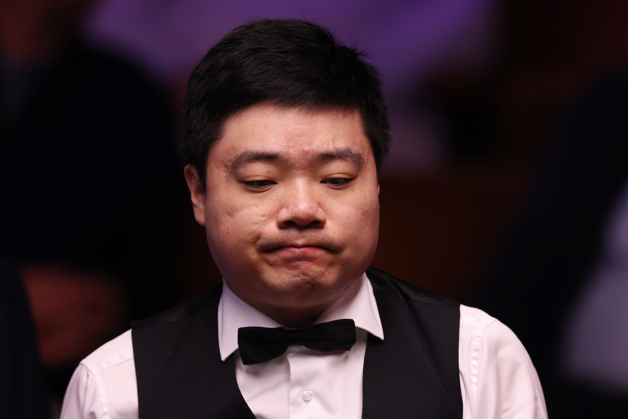 东尼在接受 东尼在接受