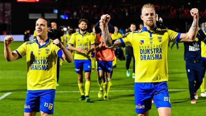 放弃签约凯恩，曼联觉得不值！三年夺冠白日做梦